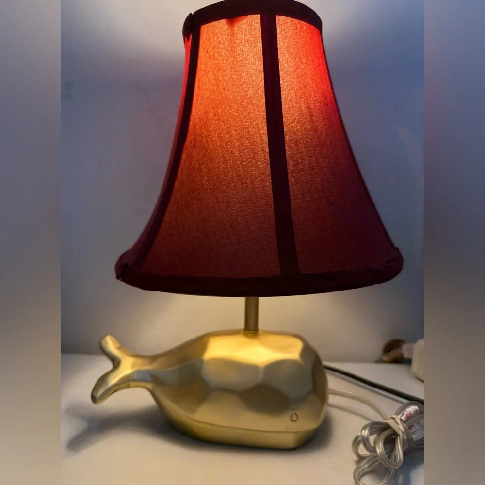 Vintage Nautical  Gold Faceted Whale Table Accent Lamp Red Shade Decor ~12”‎